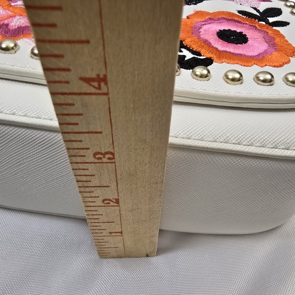 White Baby Pink Bouquet Embroidered Floral Faux Leather Gold Chain  Flap Closure - Picture 7 of 12